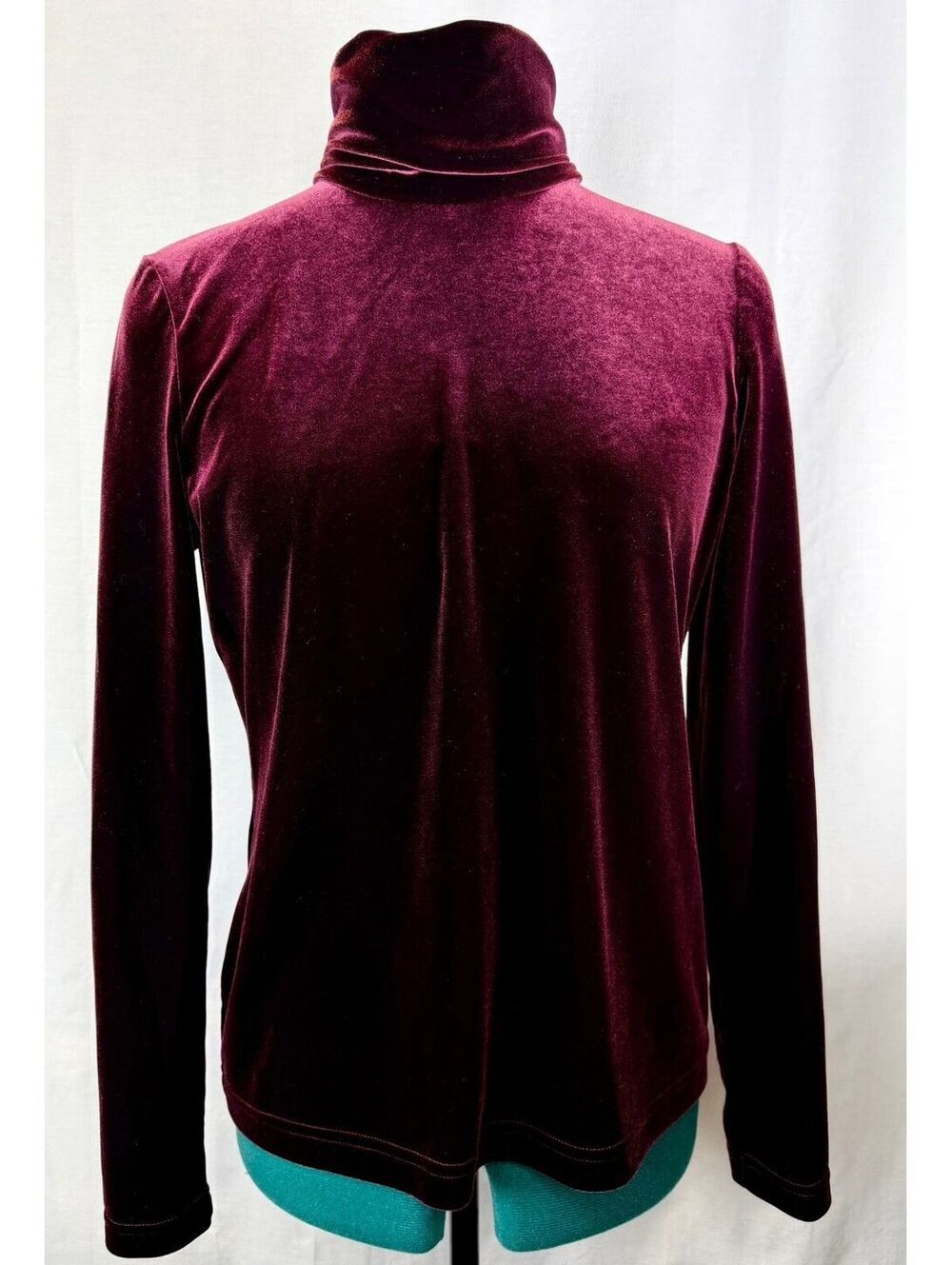 Peck & Peck Weekend Size 8 Burgundy Velvet Turtleneck Long Sleeve Top